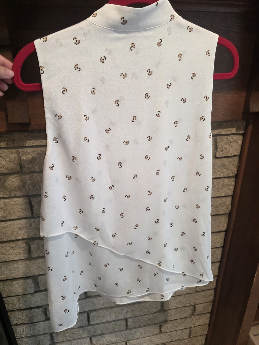 Vince Camuto Ivory Printed Bow-Tie Sleeveless Blouse - Picture 6 of 7
